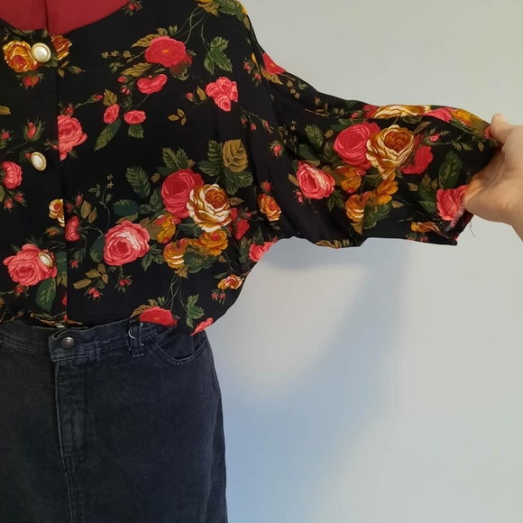 Vintage floral patterned button up blouse - Picture 5 of 5